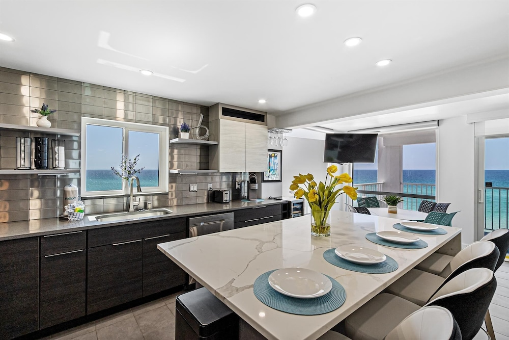 Shoreline Towers 2066
