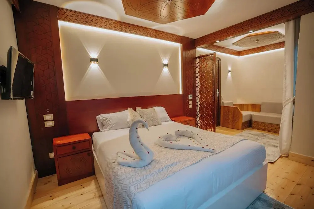 Azhar Dahabiya luxury suites