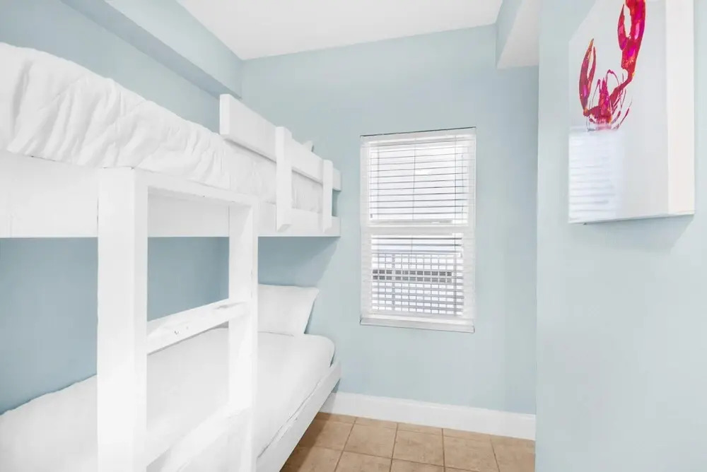 Laketown Wharf 838