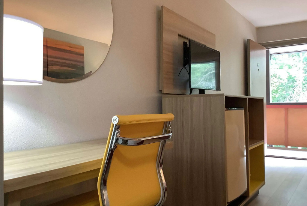 Days Inn by Wyndham Kingdom City