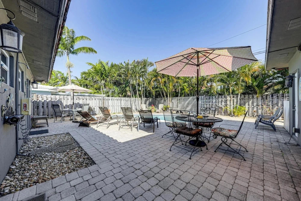1 Block to Beach! Pompano Apt w/ Pool Access
