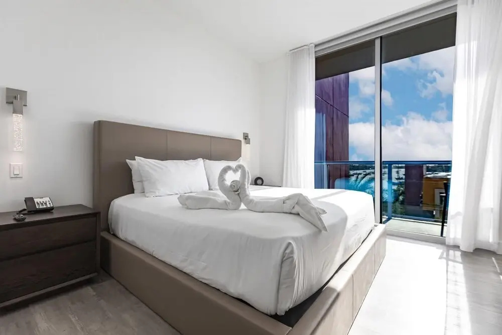 Upscale Modern 4 Bedroom Condos on the Beach