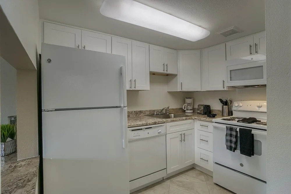 123 Fully Furnished 1BR Suite-Prime Location! by RedAwning