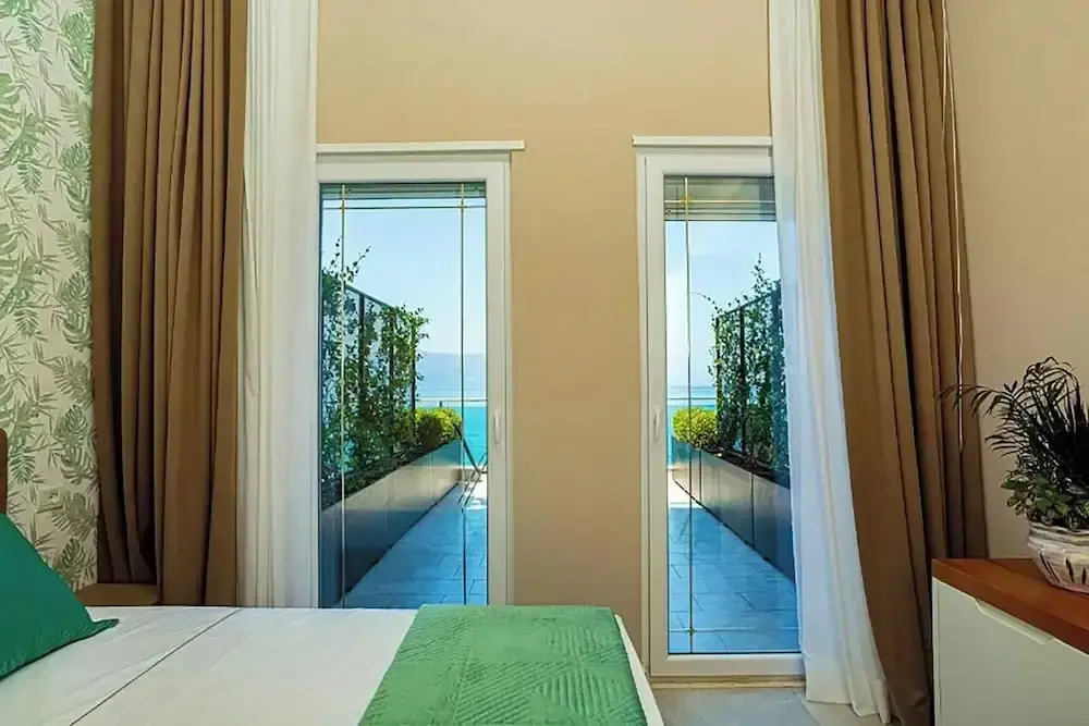 Toto Hotel & Apartments
