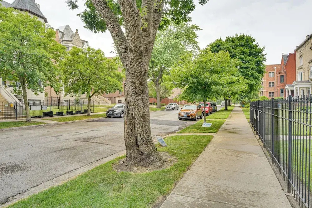 Walk to Lake Michigan: Chicago Apt w/ Yard