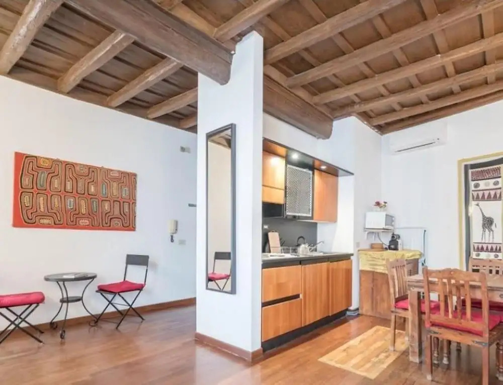 Apartment 6 People, Rome Trevi Fountain Convenient and Clean