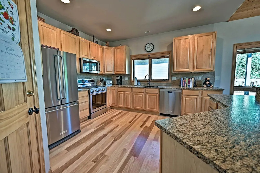 Mountain Home With Decks, Walk to Gondola