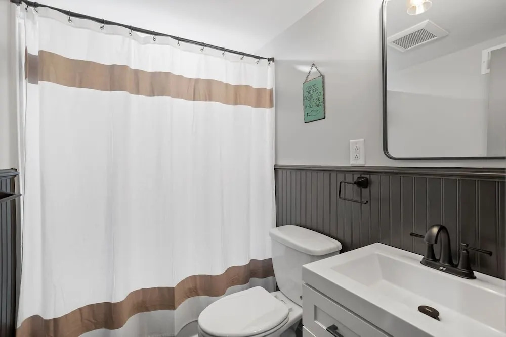 The Breck by Avantstay Modern 6bdr Cabin w/ Hot Tub & Game Room