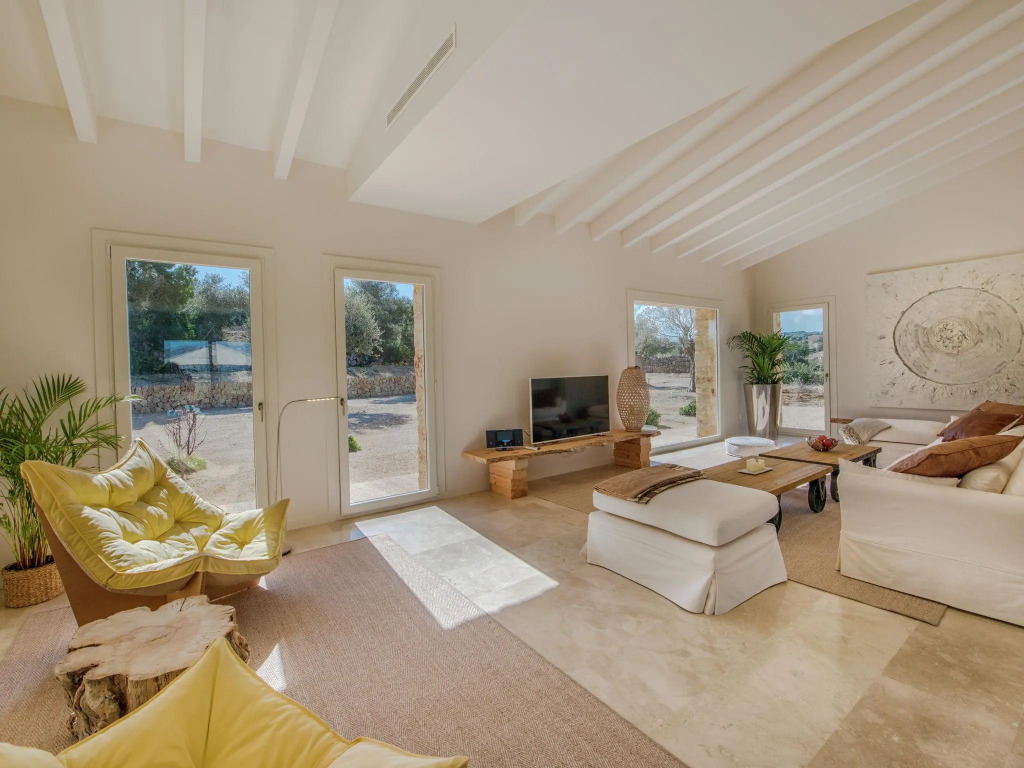 Engaging Villa in St Llorenç des Cardassar with Swimming Pool