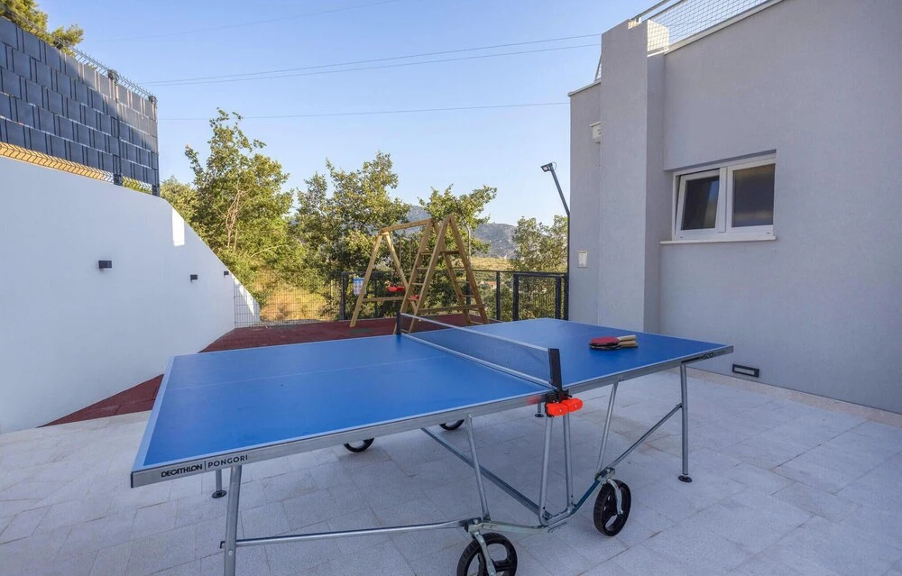 Beautiful Home in Zrnovnica With 8 Bedrooms, Wifi and Indoor Swimming Pool