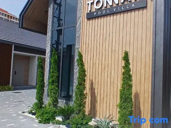 Tonnam pool villa