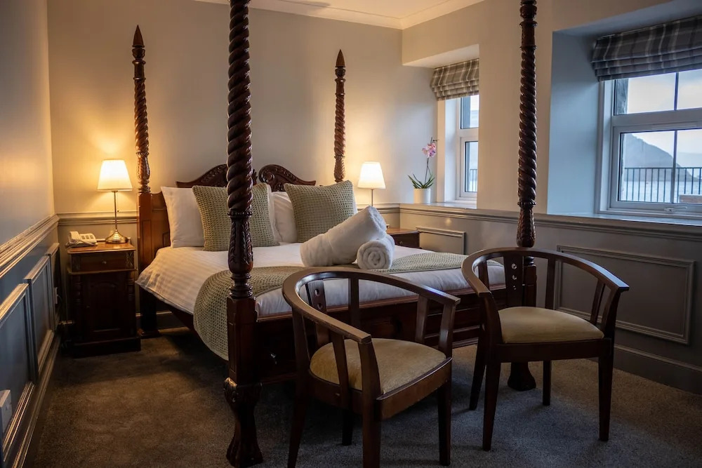 The Rosedale Hotel