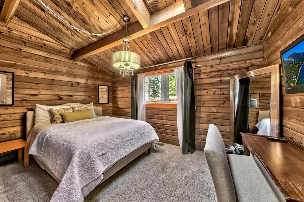 1577a The Tahoe Lazy Bear 3 Bedroom Cabin by RedAwning