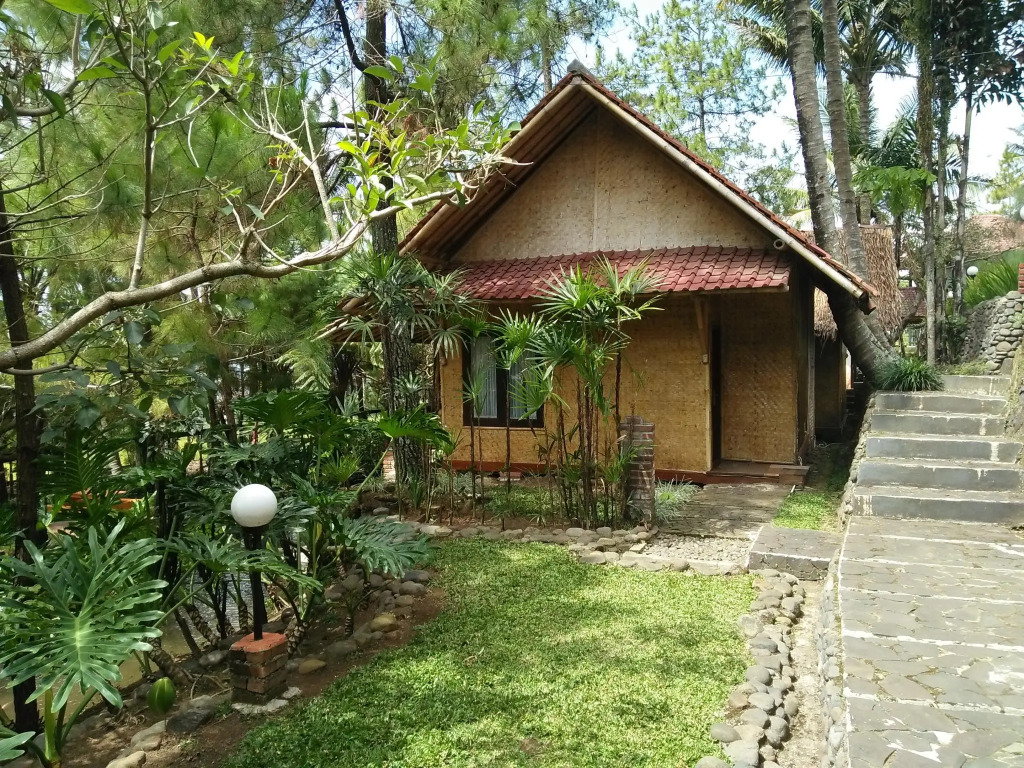 Bukit Alamanda Resort & Resto