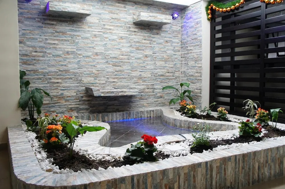 HOTEL PLAZUELA REAL