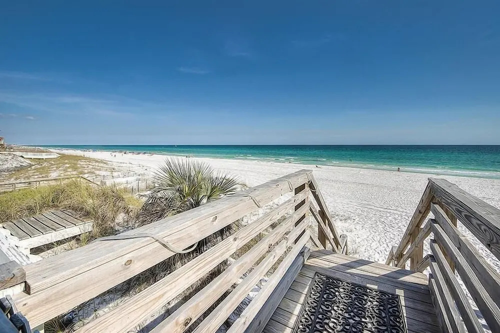 Sandtrap by the Sea 6 Bedroom Holiday Home by Five Star Properties