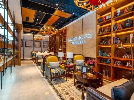 James Joyce Coffetel Hotel (Kunming Railway Station Huancheng South Road Subway Station)