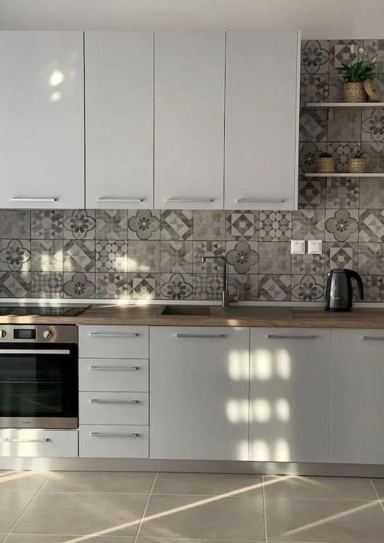 Friday Mood by Diomedes Group