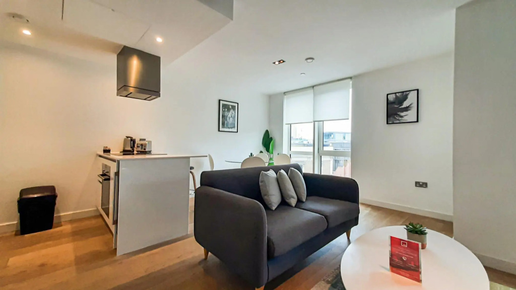 Luxurious One Bed w Balcony in Heart of Shoreditch