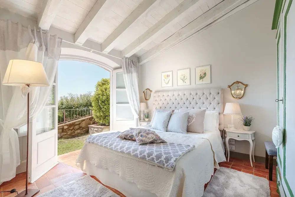 Tuscan Farmhouse With Infinity Pool Retreat