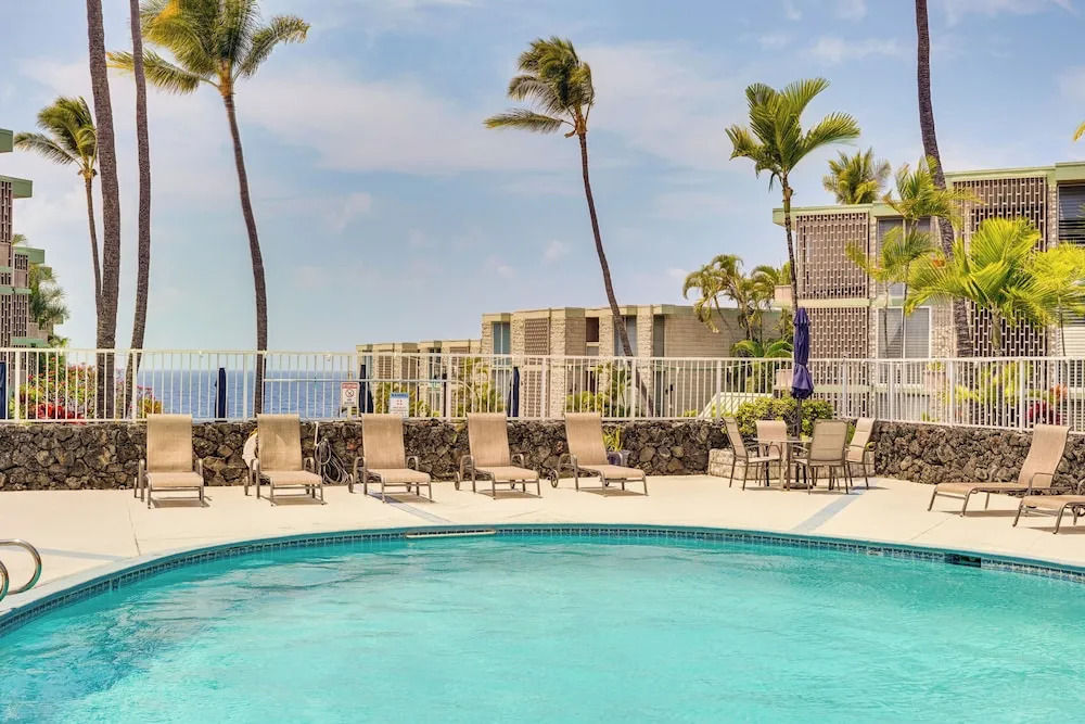 2 Mi to Town: Oceanside Kailua-kona Paradise