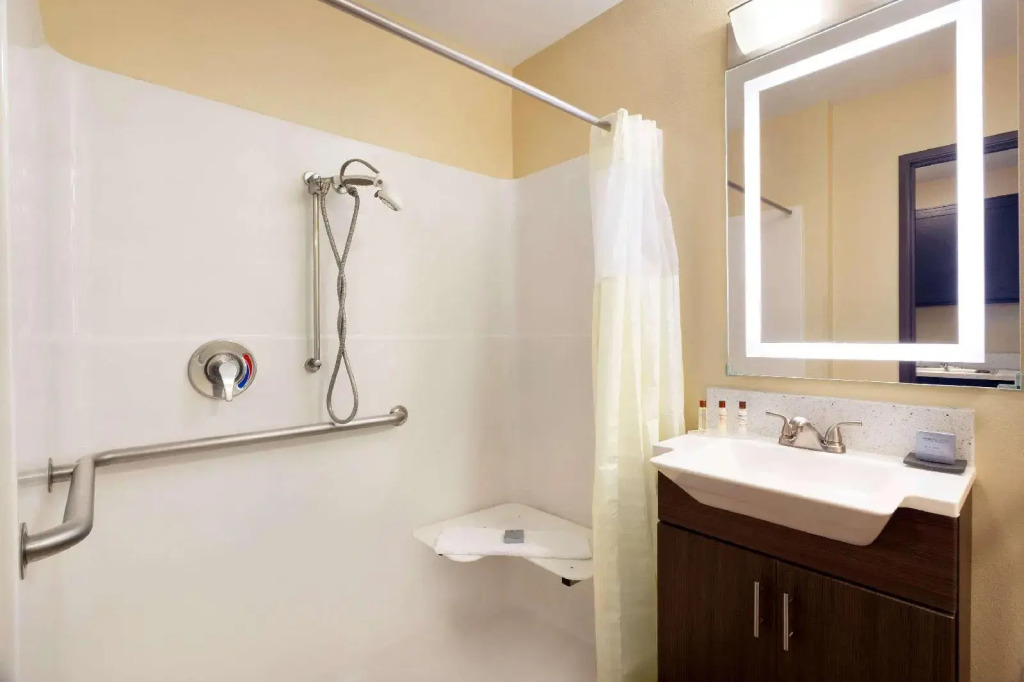 Hawthorn Suites by Wyndham St. Robert