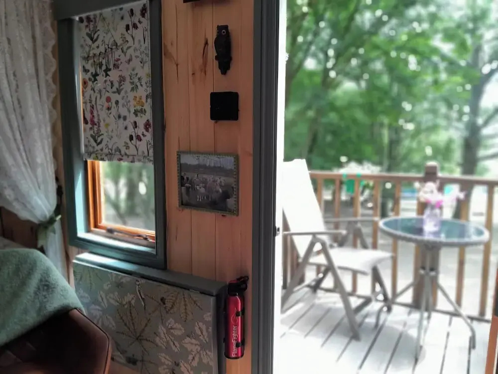Little Greenwood Shepherd Hut - Sleeps 2