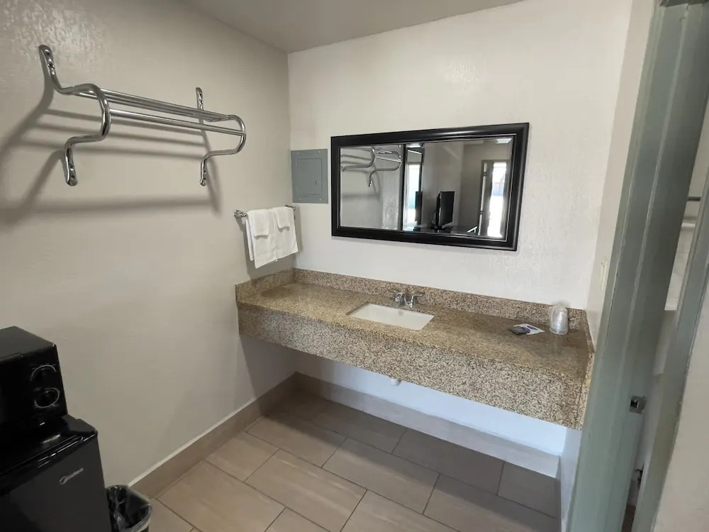 Budget Inn Ada