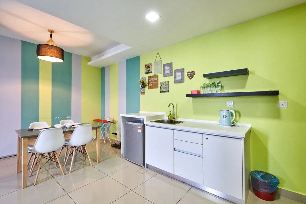 OYO Home 44002 Classic 2br Setia Alam Trefoil.