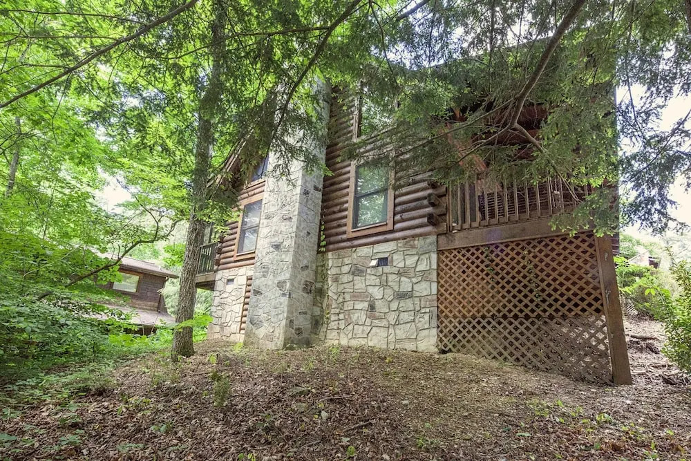 Red Bird Haven by Heritage Cabin Rentals