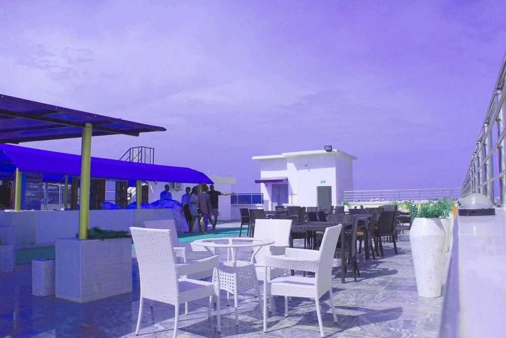 Time Oak Hotel and Suites Royale