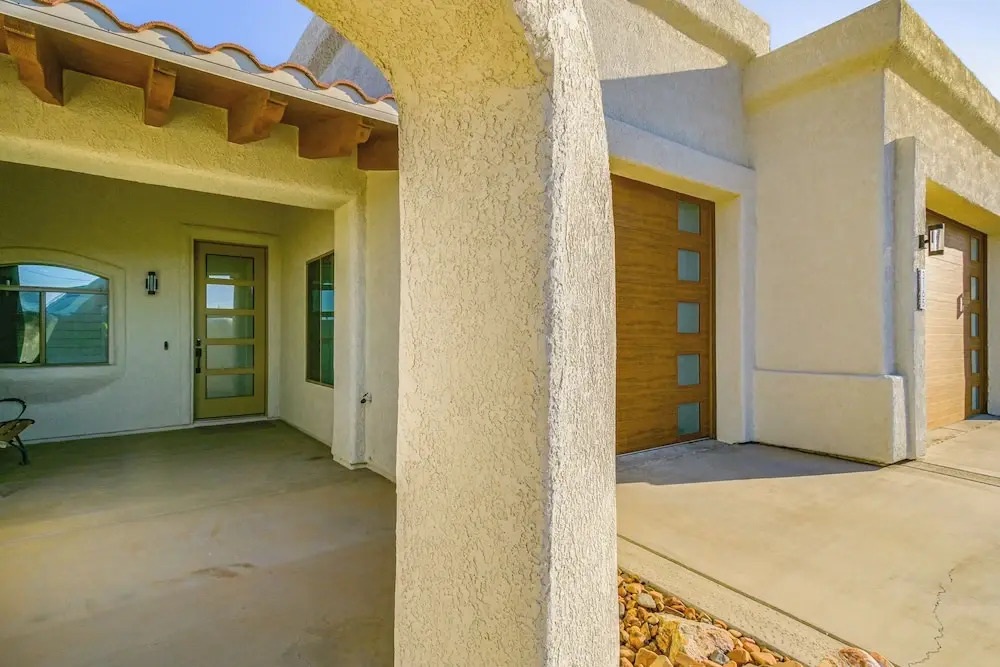 Pool & Rooftop Deck: Luxe Lake Havasu Getaway!