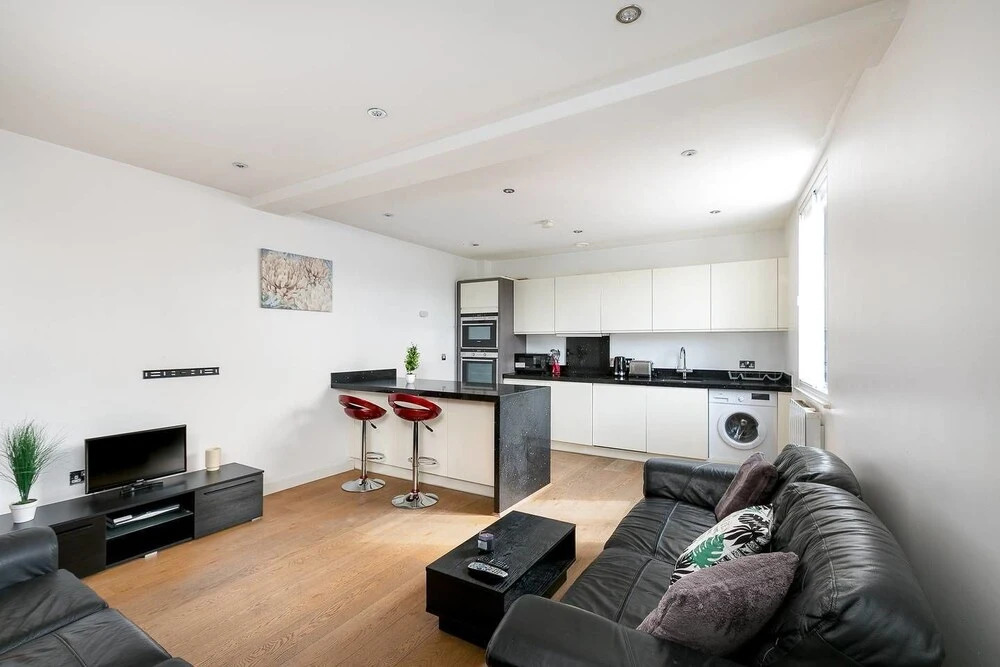 Modern 2 Bed In The Heart Of Ealing Broadway