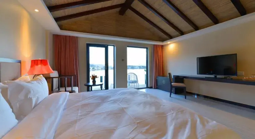 Valen Moon Resort