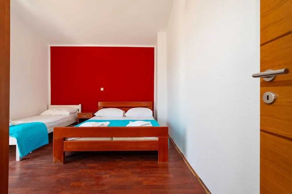 Bonvie Apartments in Center B3