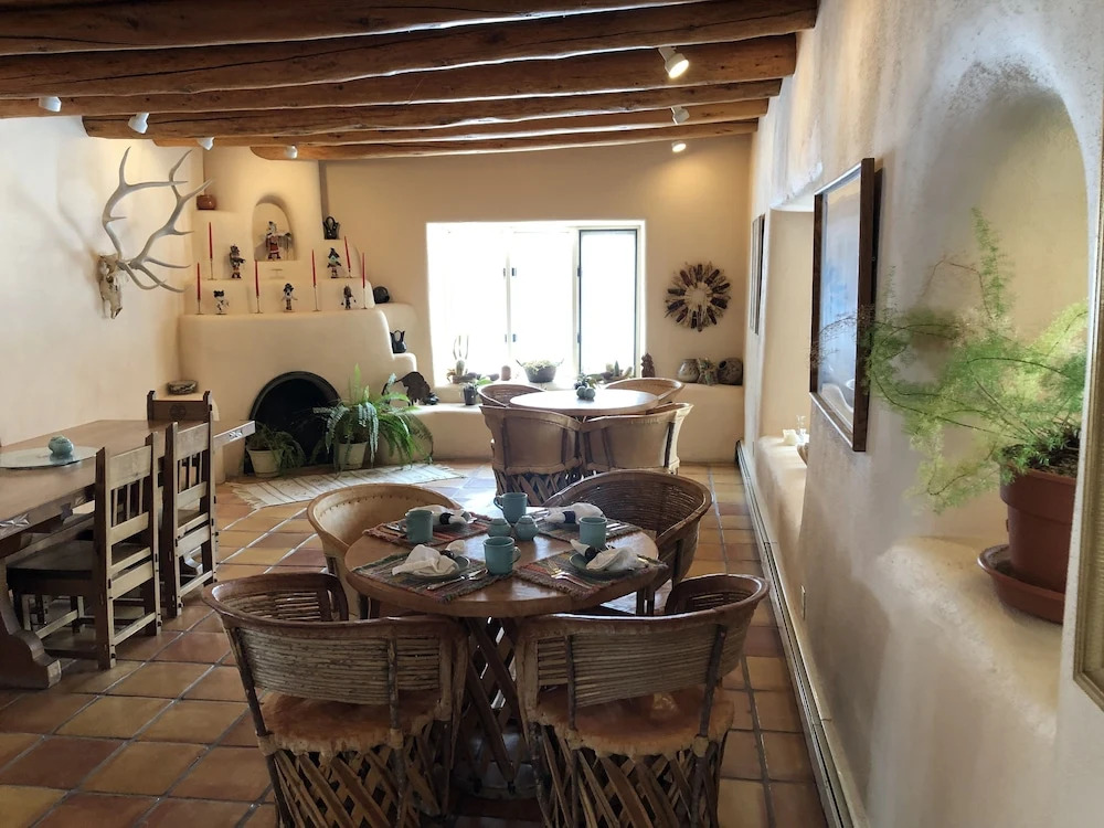 Taos Country Inn