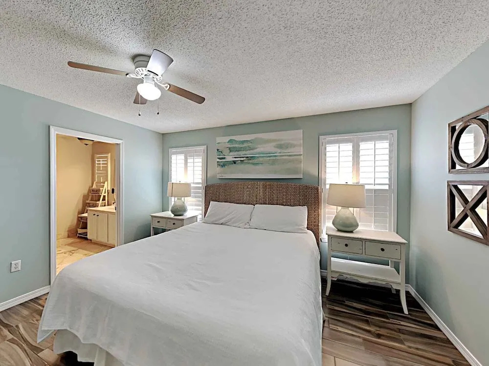 Emerald Port Of Call by Southern Vacation Rentals
