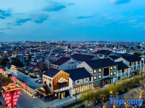 Heyi Zige Hotel (Huai'an Enlai Memorial Hall Hexia Ancient Town Scenic Area Branch)