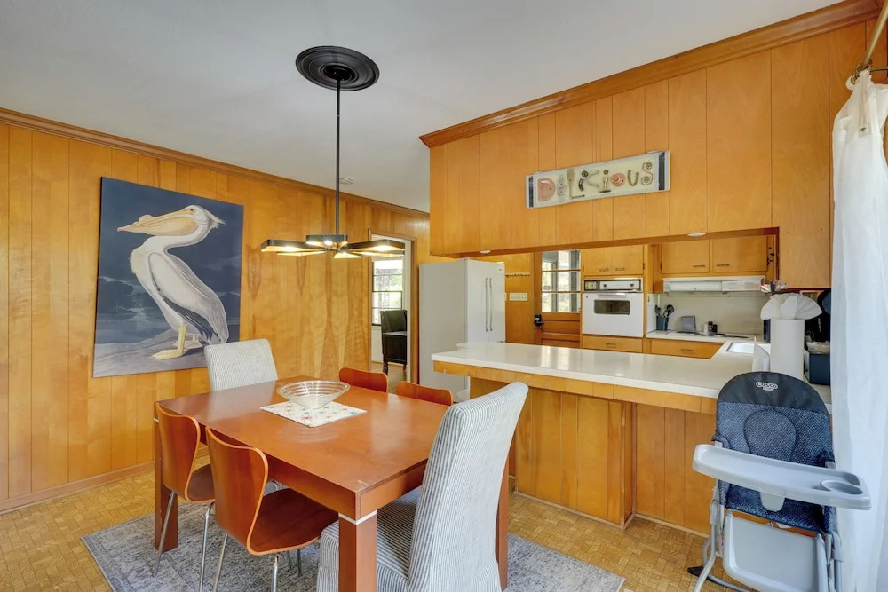 Quiet Downtown Cary Home w/ Screened Porch