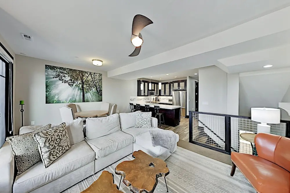 New Listing! Chic Townhome W/ Hot Tub, Near Skiing 3 Bedroom Townhouse
