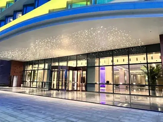 XingLong Lakeside Hotel