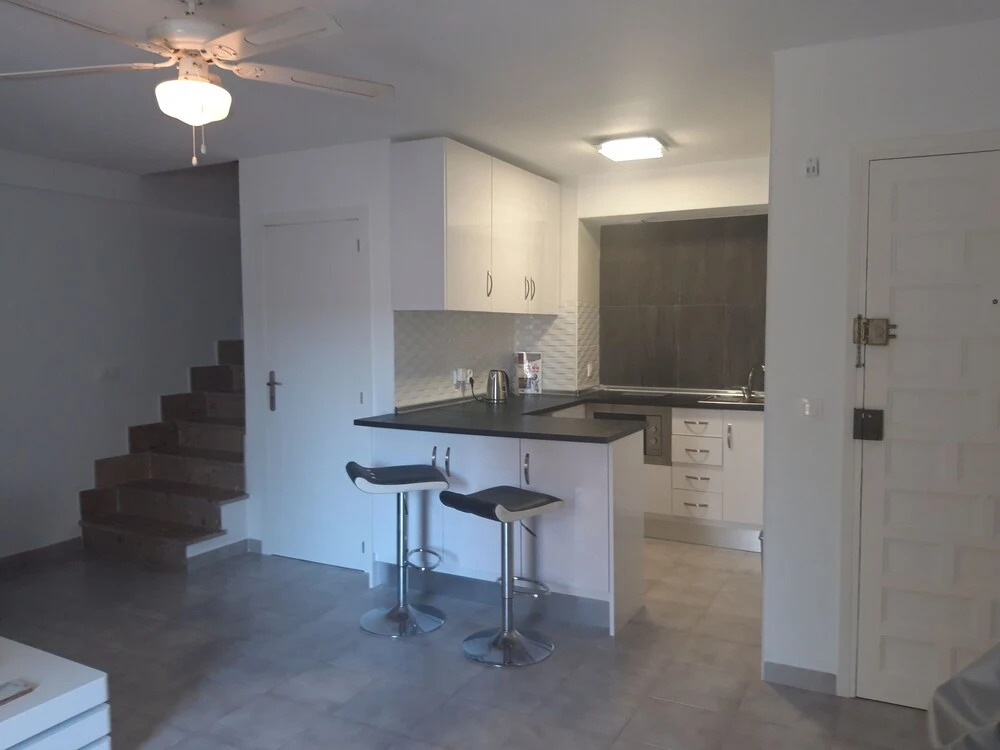 Cr191 second floor apartment