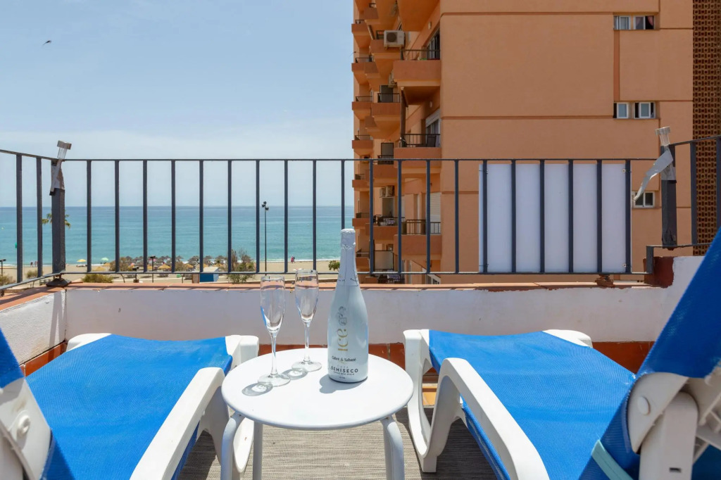MARINA BEACH - Fantastic apartment with sea views and free WiFi