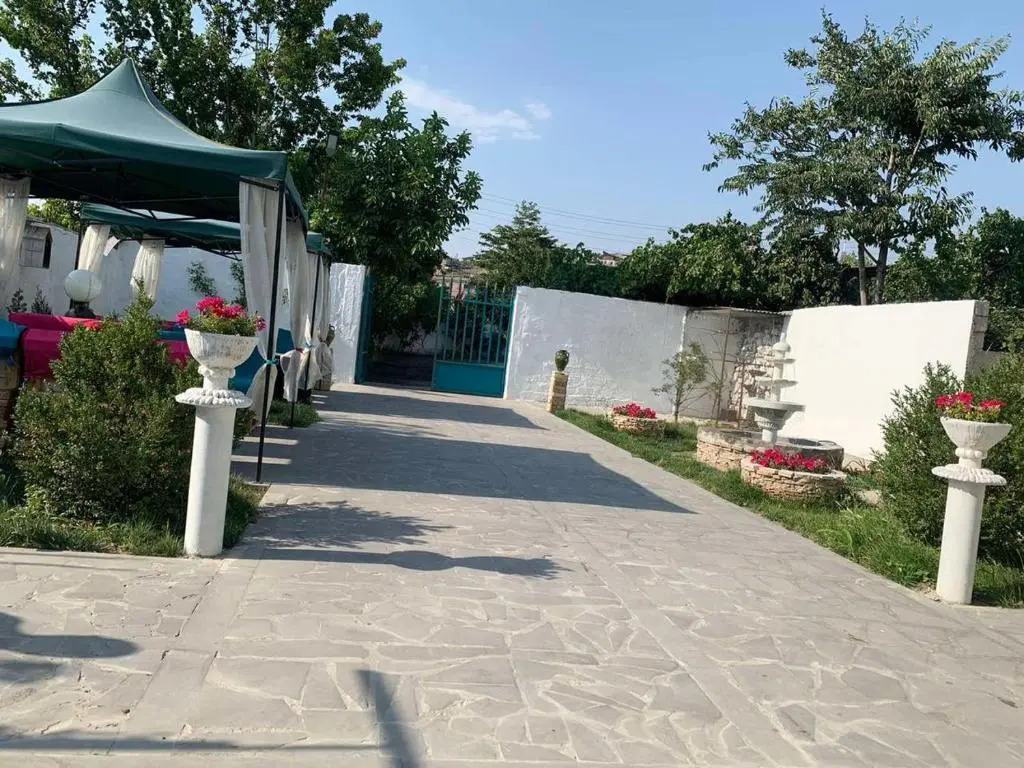 Santorini Hotel & Hostel