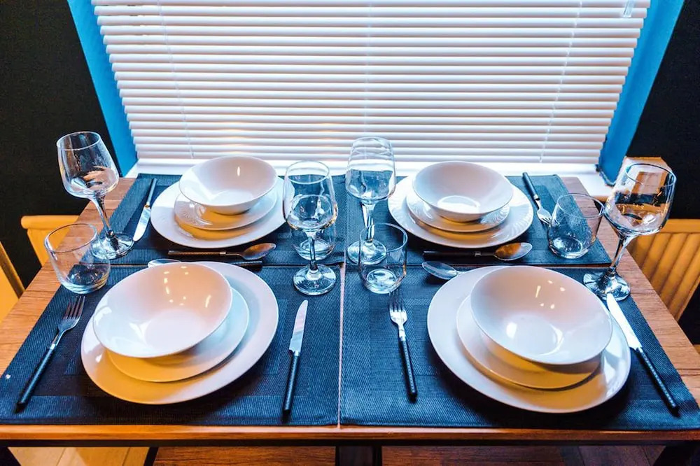 FAMILY LUXURY HOUSE, SLEEPS UP TO 8! Wifi & Parking