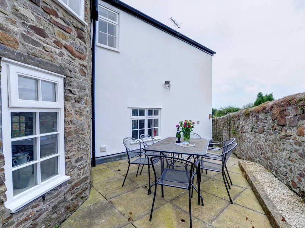 Holiday Home with Spacious Garden near Beach in Instow