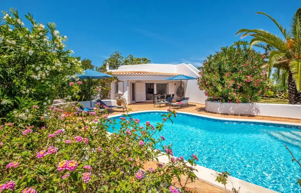 Villa Sunshine - Escapadinha tranquila com piscina e BBQ em Armação de Pêra