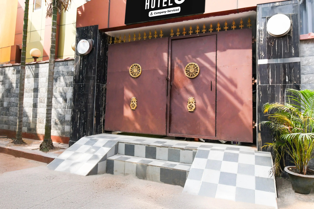 Super Hotel O Swaranpuri Near KIIT Square
