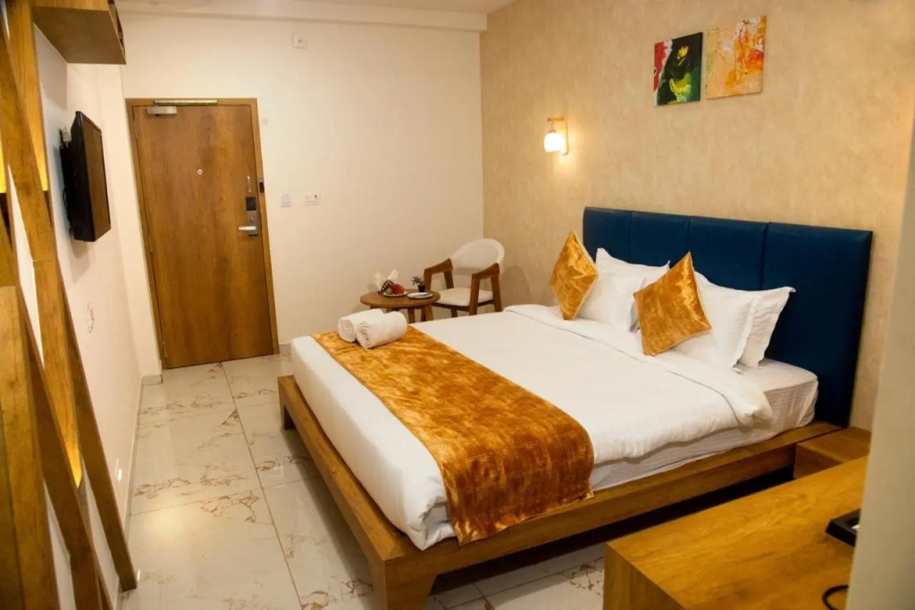 Click Hotel Tulsi