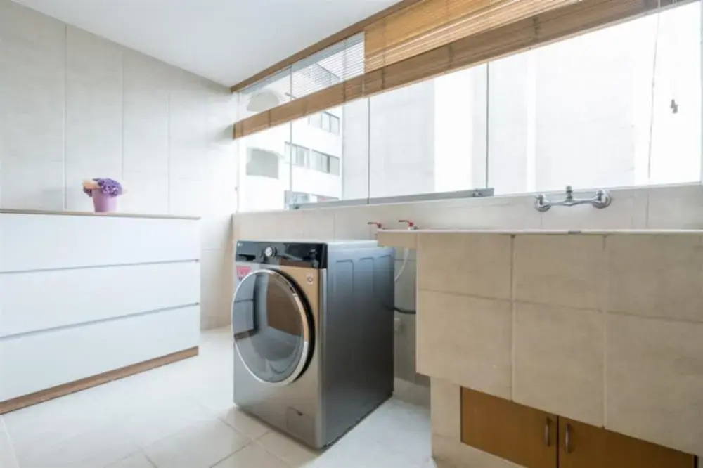 Charming Spacious Apt w City Ocean Views